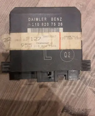 Mercedes-Benz C W202 Door control unit/module 2108207526 8807867