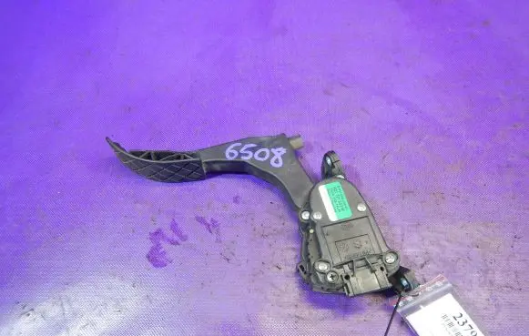 Skoda Praktik (5J8) Accelerator throttle pedal 6Q1721503M