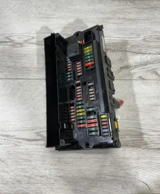 BMW 5 F10 F11 Fuse module 9252815 317033442 02876779