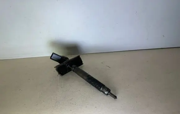 Audi A6 S6 C6 4F Fuel injector 059130277AJ 0445115054