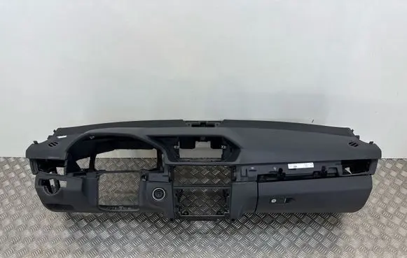 Mercedes-Benz E W212 Dashboard 