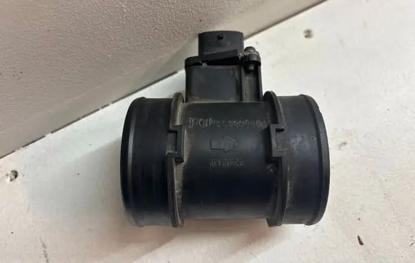 Opel Zafira B Mass air flow meter 55350046