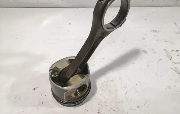 Audi A6 S6 C6 4F Piston with connecting rod