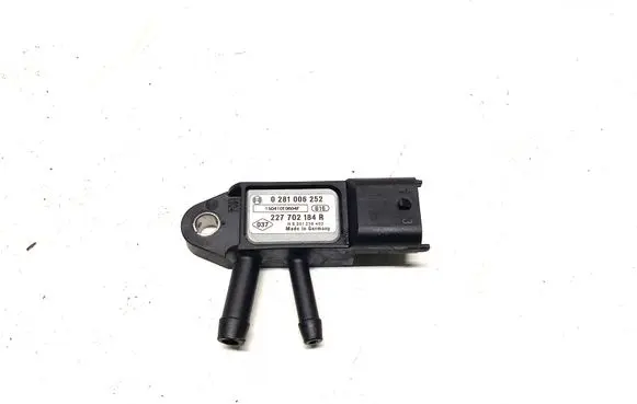Nissan Qashqai Exhaust gas pressure sensor 0281006252 227702184R H8201238402