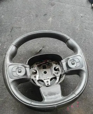 Fiat 500L Steering wheel