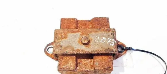 Mazda 3 I Engine mount bracket 