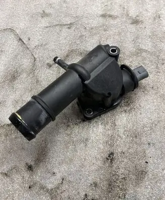 Audi A4 S4 B7 8E 8H Thermostat 03L121132A