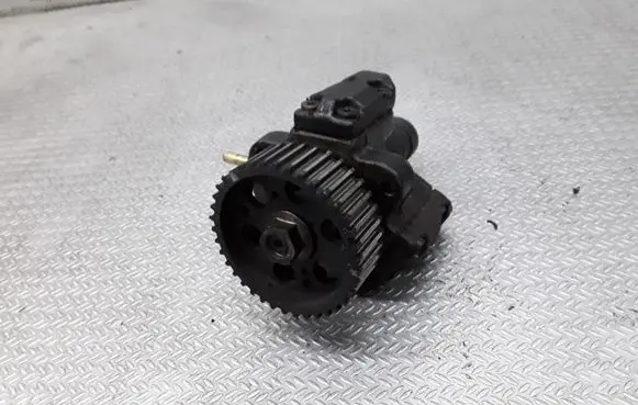 Alfa Romeo 156 Fuel injection high pressure pump 0445010071