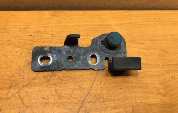 Renault Kangoo I Engine bonnet/hood lock/catch 8200153190B