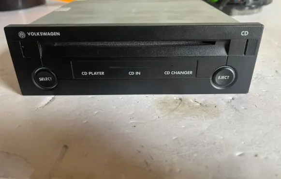 Volkswagen PASSAT B5.5 CD/DVD changer FA0011730B