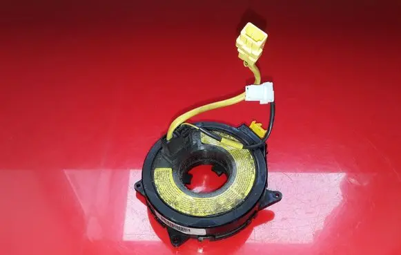 Hyundai Trajet Airbag slip ring squib (SRS ring) DC0U0170085