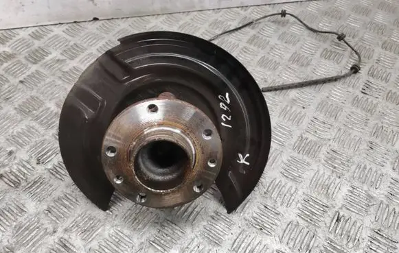 Renault Captur II Rear wheel hub