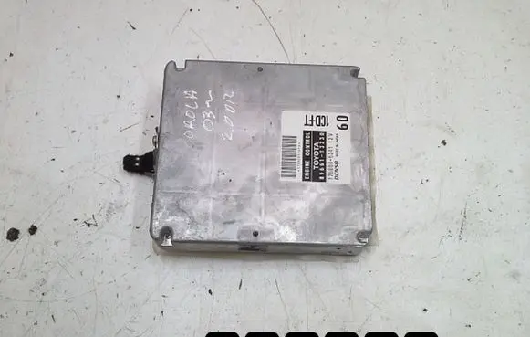 Toyota Corolla E120 E130 Engine control unit/module 8966113230