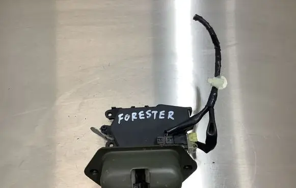 Subaru Forester SG Loading door lock 