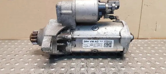 Volkswagen Tiguan Starter motor 02E911022C