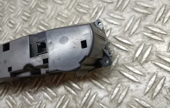 Mercedes-Benz E W211 Climate control unit 2118300085