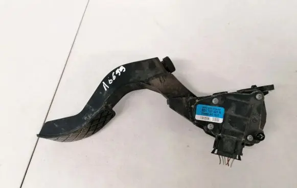 Skoda Superb B5 (3U) Accelerator throttle pedal 8d1723523n