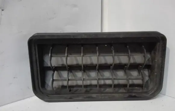Volkswagen PASSAT B6 Quarter panel pressure vent 3C0819465