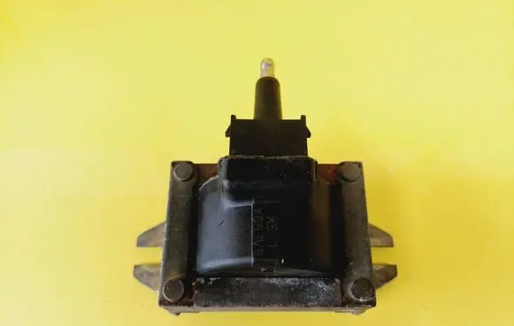 Renault Twingo I High voltage ignition coil BAE504 7700749450D