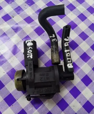 Audi A4 S4 B7 8E 8H Turbo solenoid valve 1KO906283