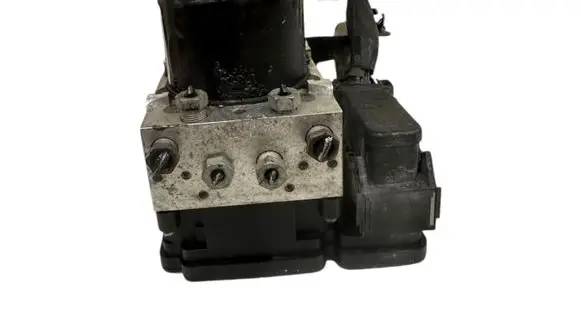 Volvo V70 ABS Pump 31329139