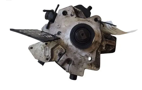 KIA Carens II Fuel injection high pressure pump 0445010121 3310027400