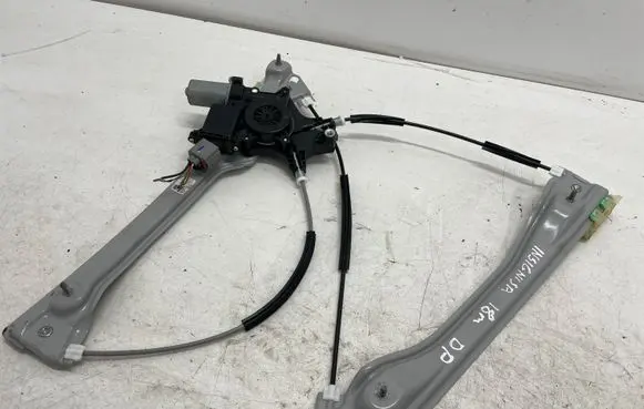 Opel Insignia B Front door window regulator with motor 39176501