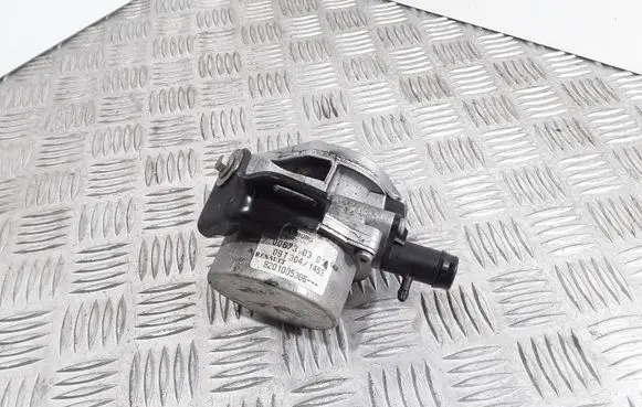 Nissan Qashqai Vacuum pump 8201005306