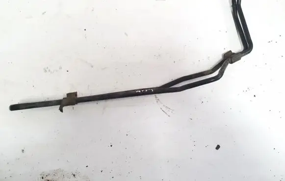 Volkswagen PASSAT B5.5 Engine coolant pipe/hose