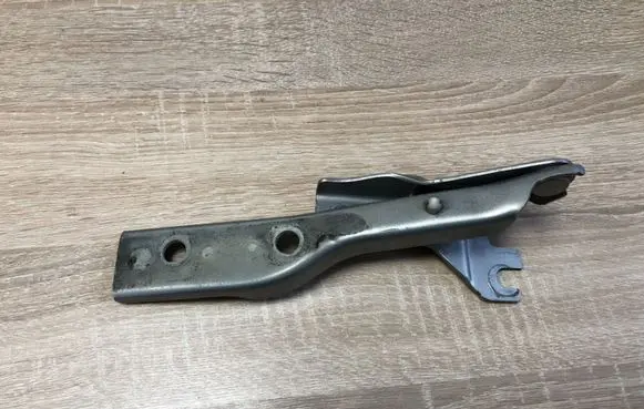 Volkswagen Cross Polo Engine bonnet/hood hinges 6R0823302A
