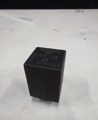 Opel Corsa B Other relay 90069864