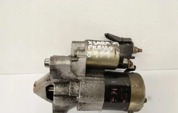 Citroen Xsara Picasso Starter motor M000T82081