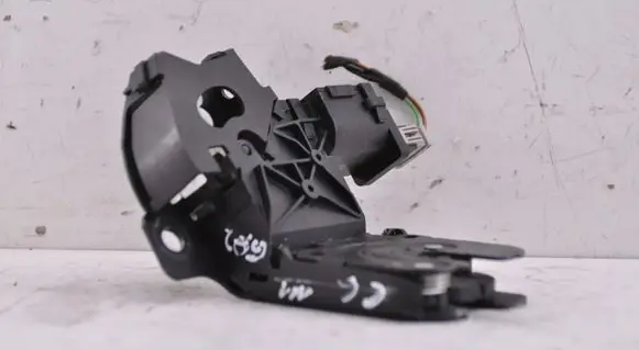 Audi A6 S6 C6 4F Tailgate/trunk/boot lock/catch/latch 8P4827505C