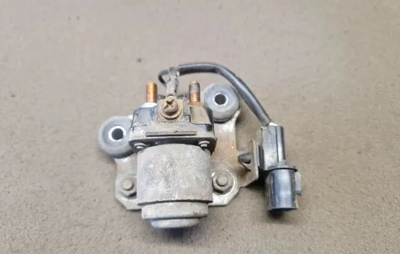 Mitsubishi L200 Glow plug pre-heat relay MD342751