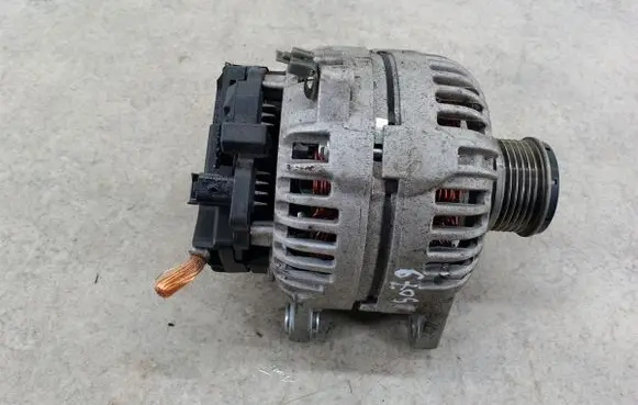 Nissan Qashqai Generator/alternator F032114354