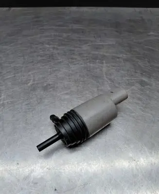 BMW 5 E60 E61 Windscreen/windshield washer pump 6934159