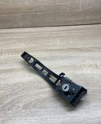 Peugeot 307 Front door exterior handle/bracket 9639876480 9634768380 LEFTSIDE