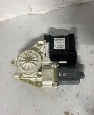 Audi A3 S3 8P Front door window regulator motor 8P4959801D