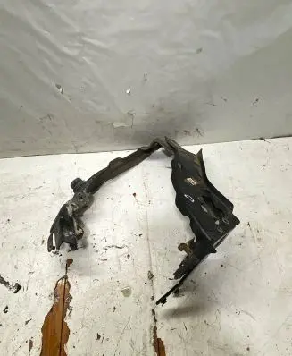 Headlight/headlamp mounting bracket