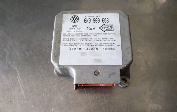 Volkswagen Transporter - Caravelle T4 Airbag control unit/module 6N0909603 5WK4137