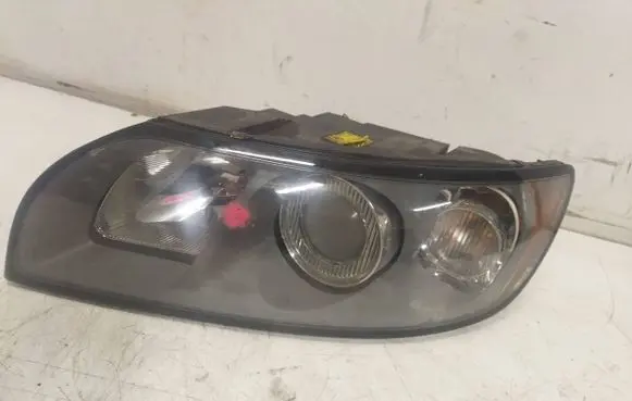 Volvo V50 Headlight/headlamp 30698885