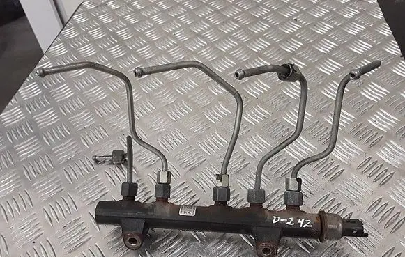Peugeot 3008 I Fuel main line pipe 968475308002 94675g01 r9144z290a