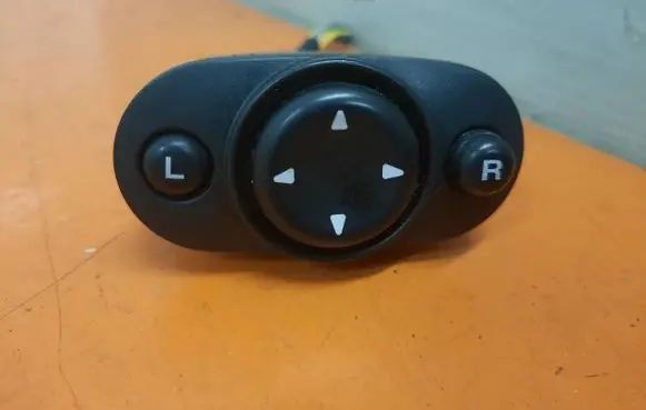 Chevrolet PT Cruiser Mirror heating switch 04608505AB