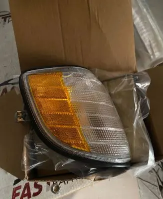 Mercedes-Benz C W203 Headlight part 1408260843 3401505R
