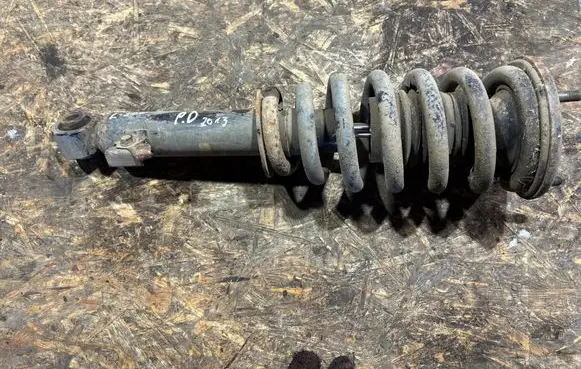 Mitsubishi L200 Front shock absorber/damper 