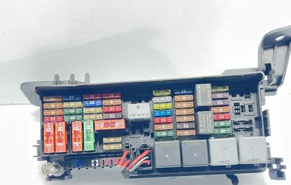 Mercedes-Benz ML W164 Fuse module A1645451740