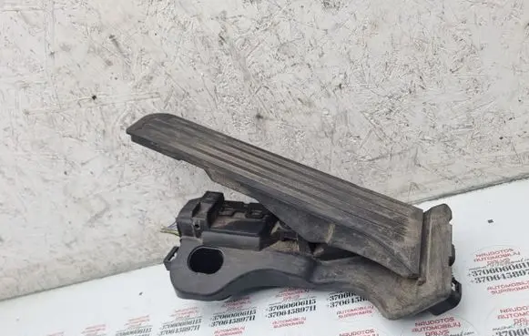 Volkswagen PASSAT B6 Accelerator throttle pedal 1K1721503P