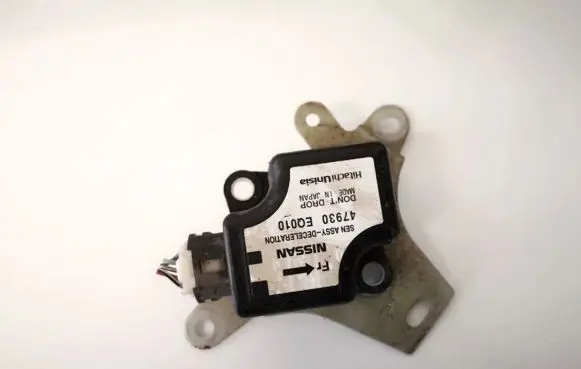 Nissan X-Trail T30 ESP acceleration yaw rate sensor 47930eq010