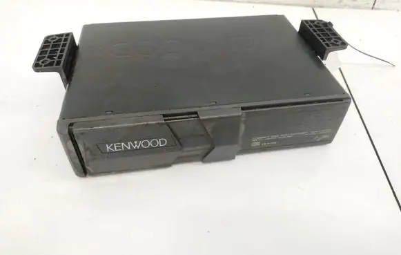 Seat Cordoba (6K) CD/DVD changer KDCC467FMA KDC-C467FMA