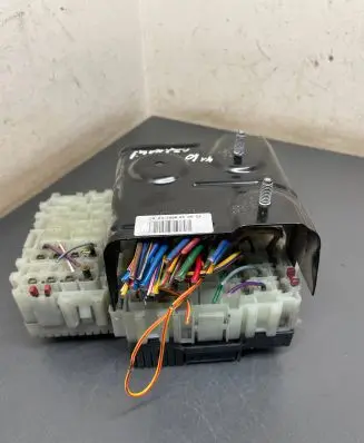 Ford Mondeo MK IV Fuse module 3Z47030 88080028082